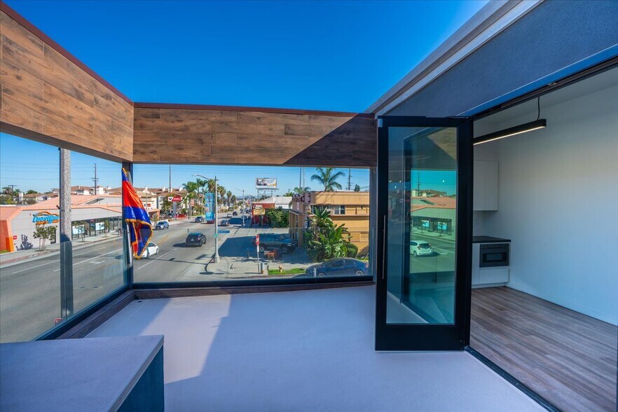 More Photos Of 3444 E Anaheim St, Long Beach Office For Sale