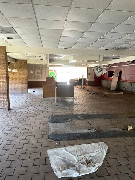 More Photos Of 3352 15th Avenue Blvd SE, Conover Restaurant For Sale