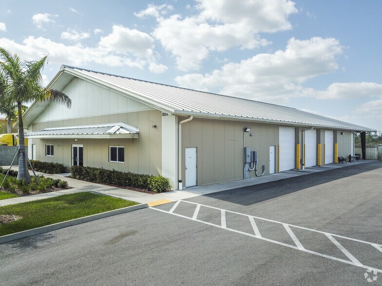Primary Photo Of 3519 Plover Ave, Naples Warehouse For Lease