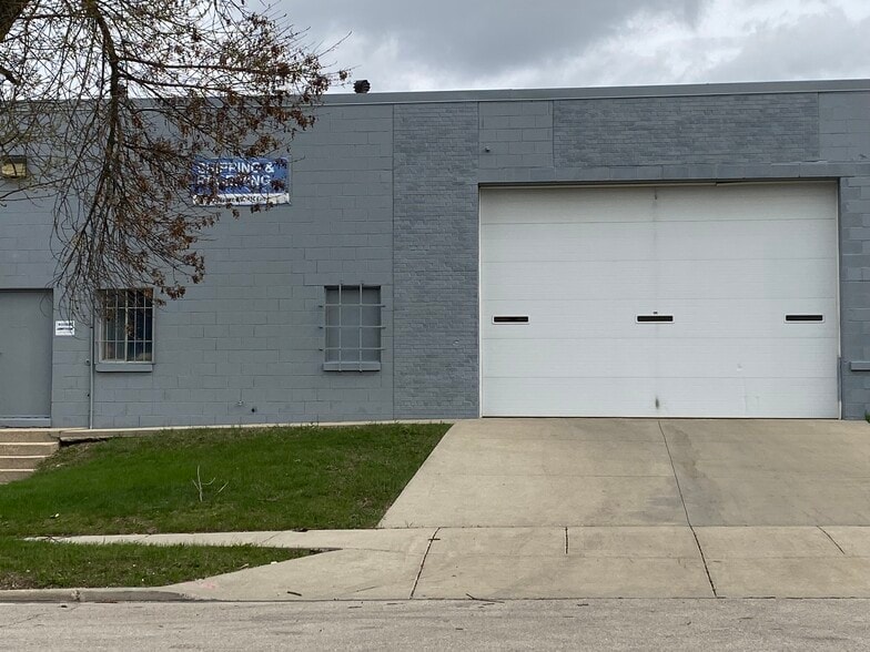 More Photos Of 5501 W Mill Rd, Milwaukee Manufacturing For Lease