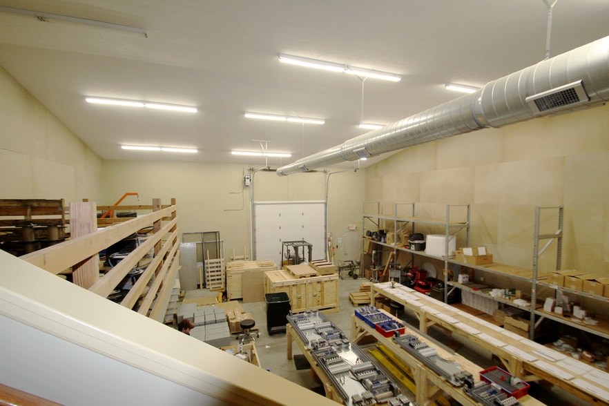 More Photos Of 8691 Wadsworth Rd, Wadsworth Light Manufacturing For Lease