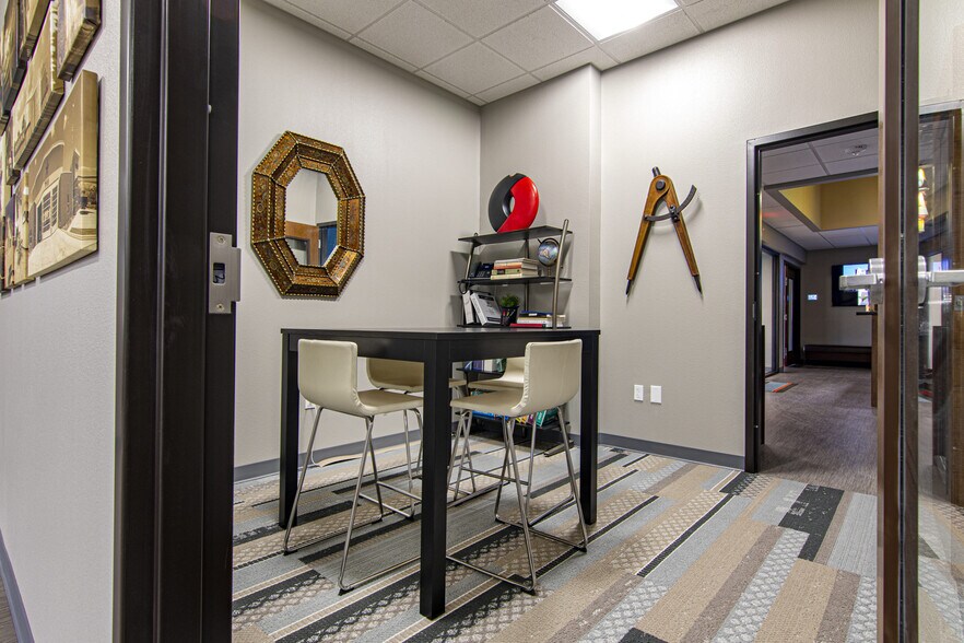 More Photos Of 303 W Calhoun Ave, Temple Office For Sale