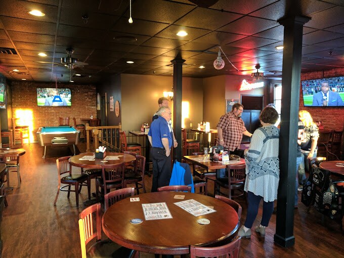 More Photos Of 122 W Franklin St, Gallatin Restaurant For Lease