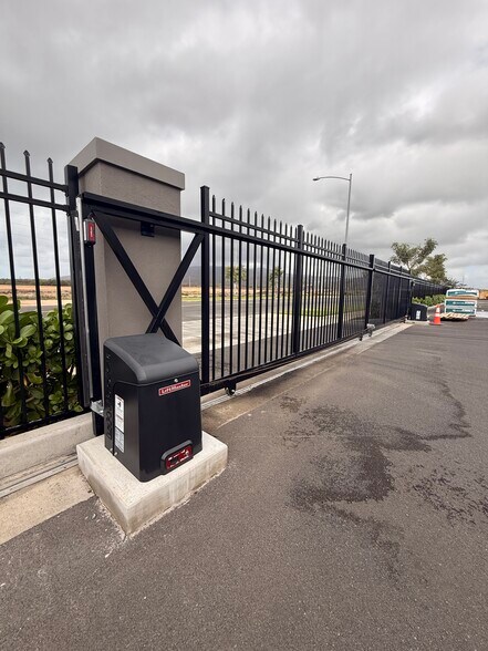 More Photos Of Ko'oloa'ula Street, Kapolei Warehouse For Lease