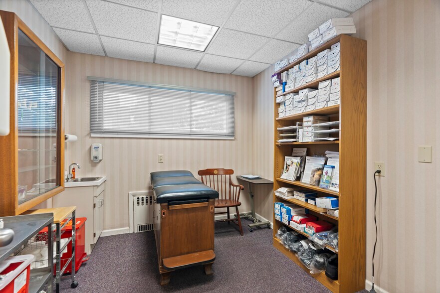 More Photos Of 1481 Chapel St, New Haven Office For Sale