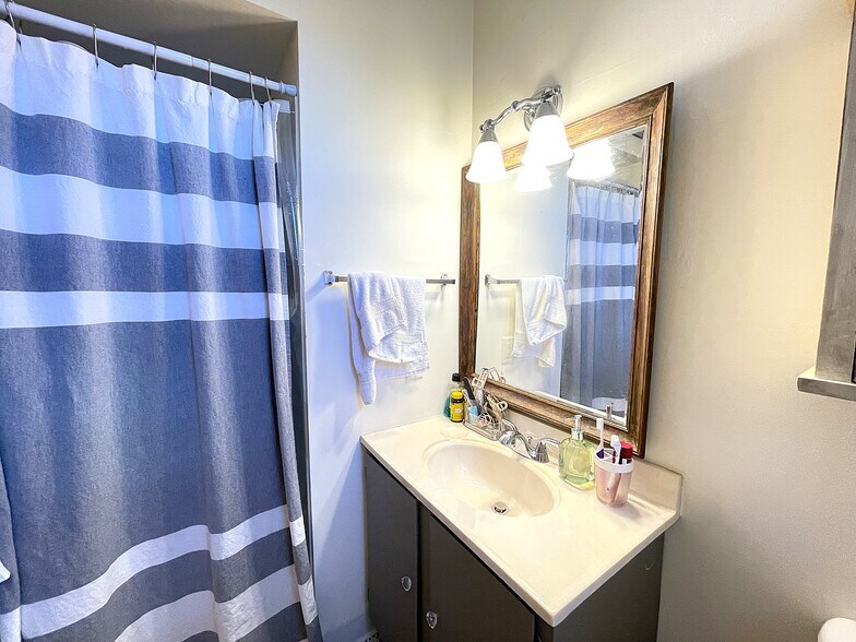 More Photos Of 205 Brooklea Dr, Fayetteville Office Residential For Sale