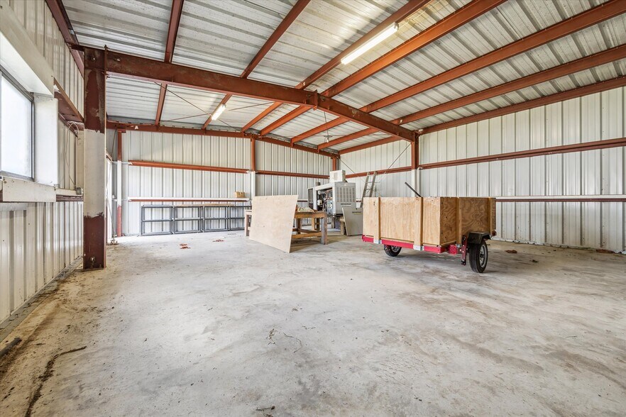 More Photos Of 3733 Rest Home Rd, Pearland Flex For Sale