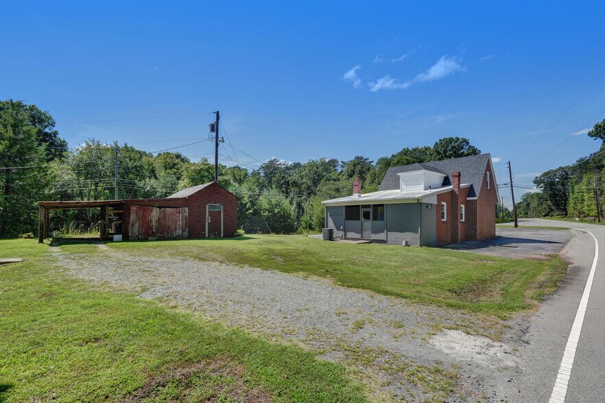 More Photos Of 122 NC Highway 700, Eden Auto Dealership For Sale