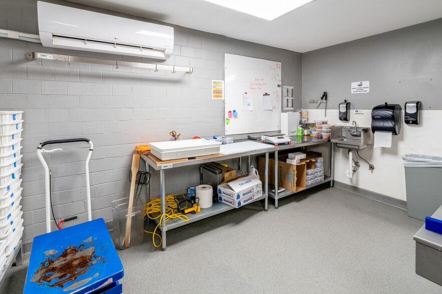 More Photos Of 711 W 8th St, Pueblo Manufacturing For Sale
