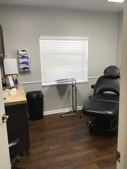 More Photos Of 17521-17523 N Dale Mabry Hwy, Lutz Medical For Lease