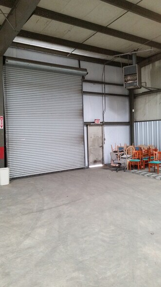 More Photos Of 445 E Menlo Ave, Hemet Warehouse For Lease