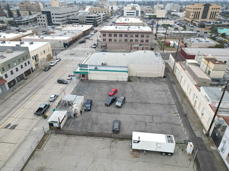 More Photos Of 1110-1122 19th St, Bakersfield Freestanding For Sale