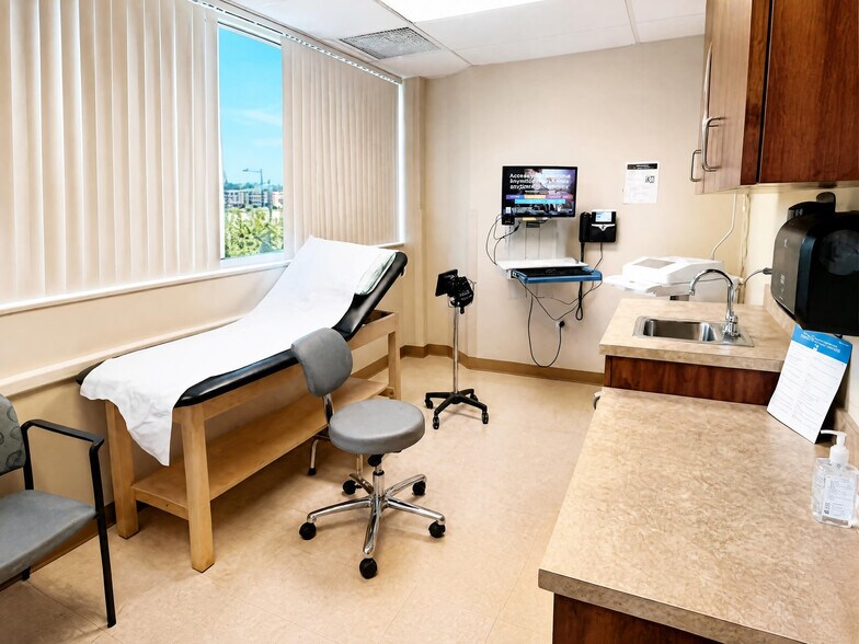 More Photos Of 2630 Holme Ave, Philadelphia Medical For Sale