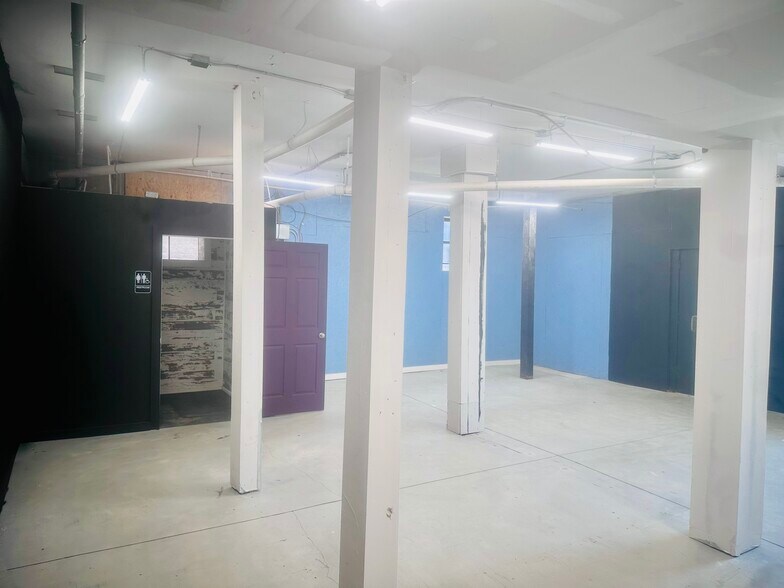 More Photos Of 103 N College Ave, Newton General Retail For Lease