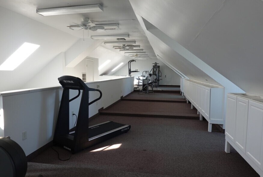 More Photos Of 100 Bridge St, Hampton Office For Lease