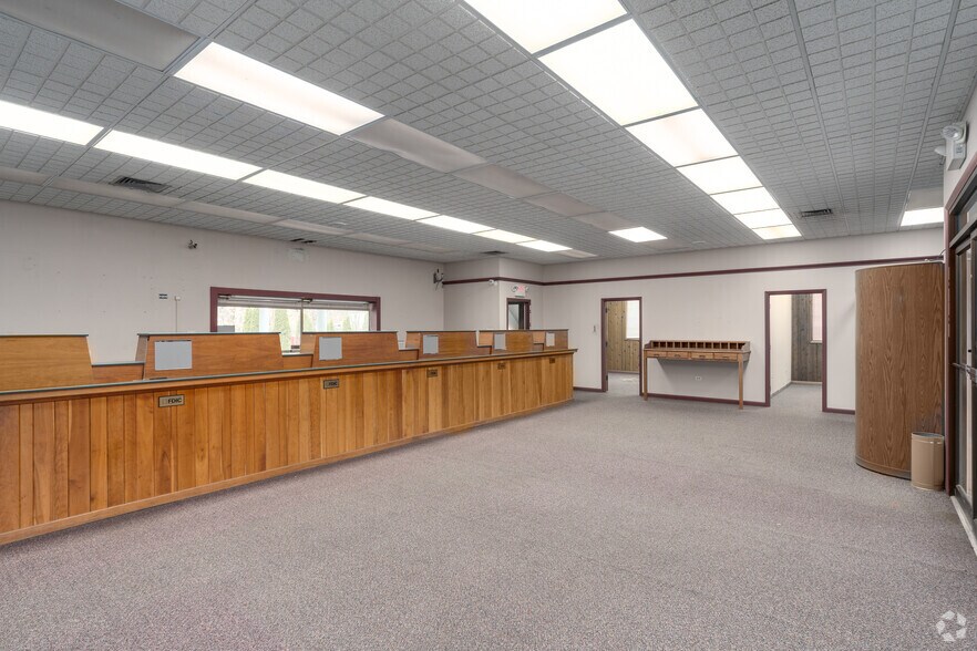 More Photos Of 347-349 Main St, Simpson Bank For Sale