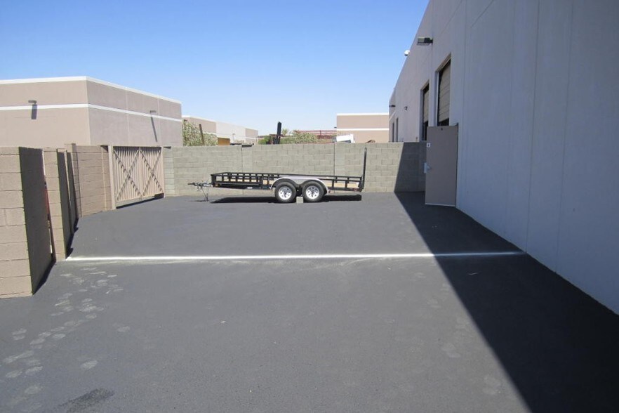 More Photos Of 2225 W Pecos Rd, Chandler Light Manufacturing For Lease
