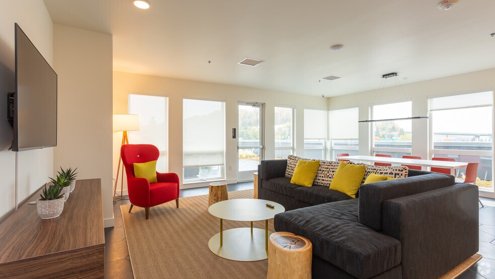 More Photos Of 718 Rainier Ave S, Seattle Apartments For Lease