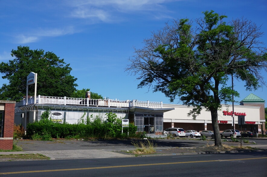 More Photos Of 175 Washington St, Hartford Restaurant For Lease