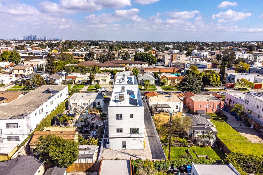 More Photos Of 1923 Carmona Ave, Los Angeles Multifamily For Sale