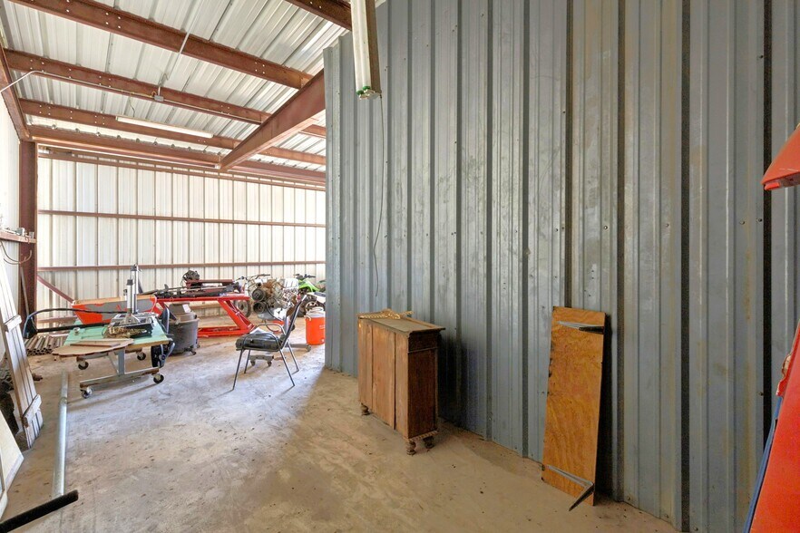 More Photos Of 318 Lindbergh Dr, Roanoke Specialty For Sale