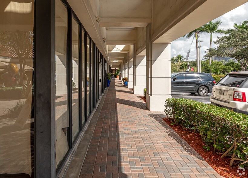 More Photos Of 2900-2930 N University Dr, Coral Springs Storefront Retail Office For Lease