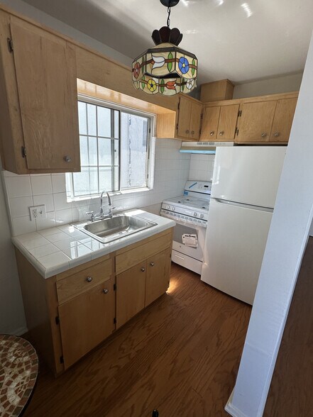 More Photos Of 1403 N Vista St, Los Angeles Apartments For Sale