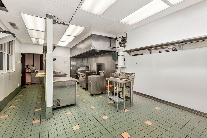 More Photos Of 4034 Hamilton Ave, Cincinnati Storefront Retail Office For Sale