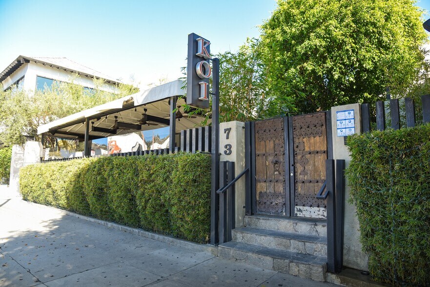 More Photos Of 730 N La Cienega Blvd, Los Angeles Restaurant For Lease