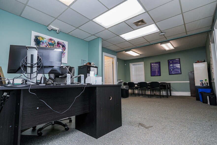 More Photos Of 12-19 River Rd, Fair Lawn Office For Sale