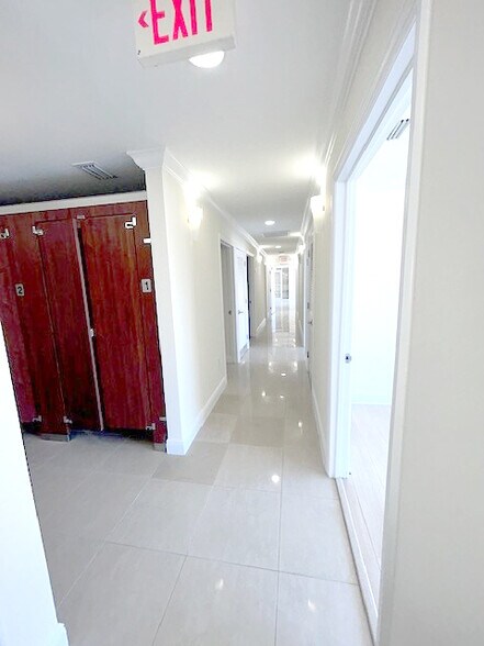 More Photos Of 2390 NW 7th St, Miami Medical For Sale