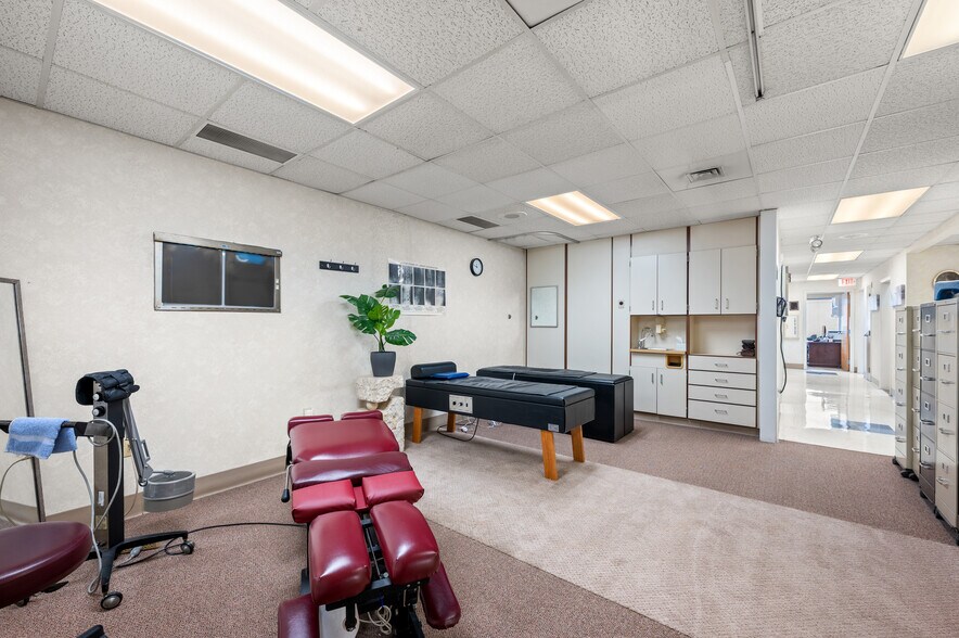 More Photos Of 5410 N Tryon St, Charlotte Medical For Sale