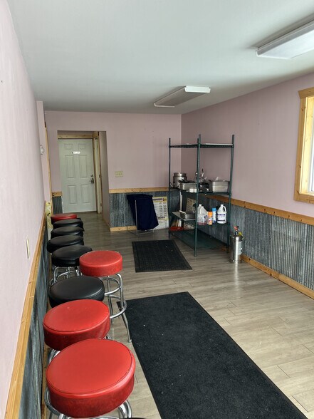 More Photos Of 5 N Farwell St, Verndale Restaurant For Lease