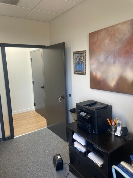 More Photos Of 6240 W 135th St, Overland Park Office Residential For Lease