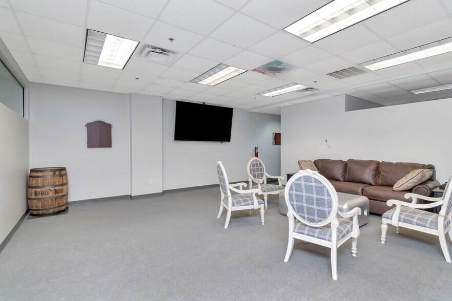More Photos Of 1208 E Kennedy Blvd, Tampa Apartments For Sale