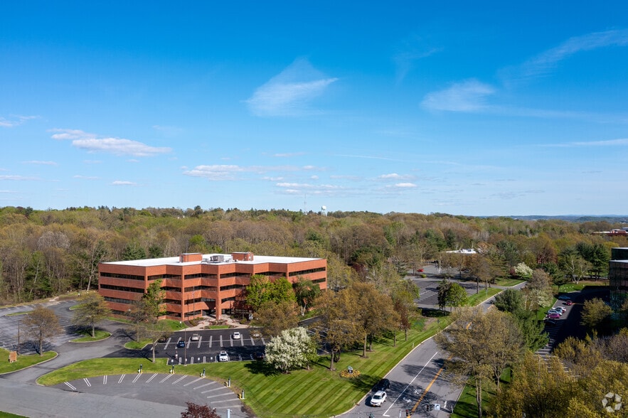 More Photos Of 12 Corporate Woods Blvd, Albany Office For Lease