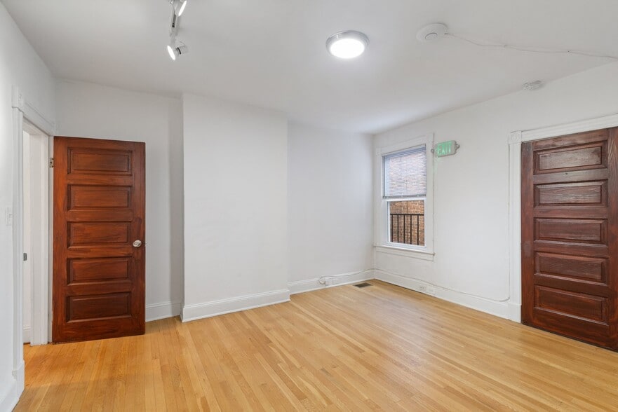 More Photos Of 34 E 25th St, Baltimore Office Residential For Sale