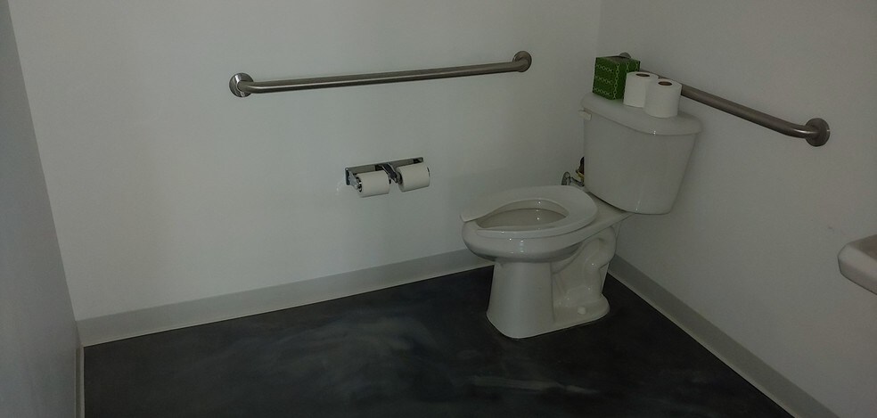 More Photos Of 1925 NE 10th Ter, Cape Coral Unknown For Lease