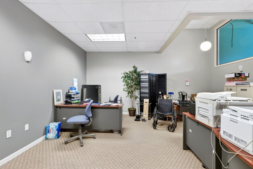 More Photos Of 5257-5265 NE Martin Luther King Blvd, Portland Office For Sale