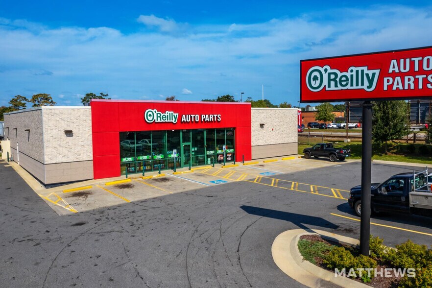 Primary Photo Of 350 Cottage St, Pawtucket Auto Repair For Sale