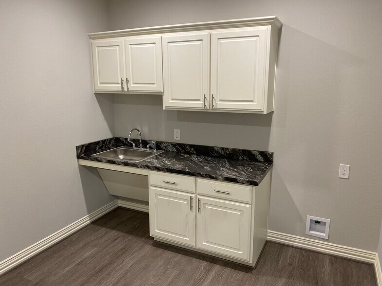 More Photos Of 8018 Preston, Frisco Loft Creative Space For Sale