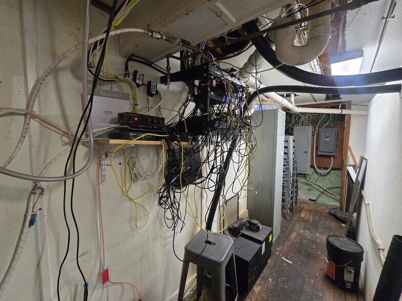 More Photos Of 48 School St, Lincoln Restaurant For Sale