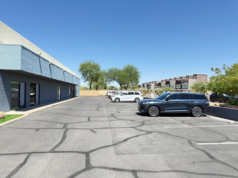 More Photos Of 1370 E 8th St, Tempe Warehouse For Lease