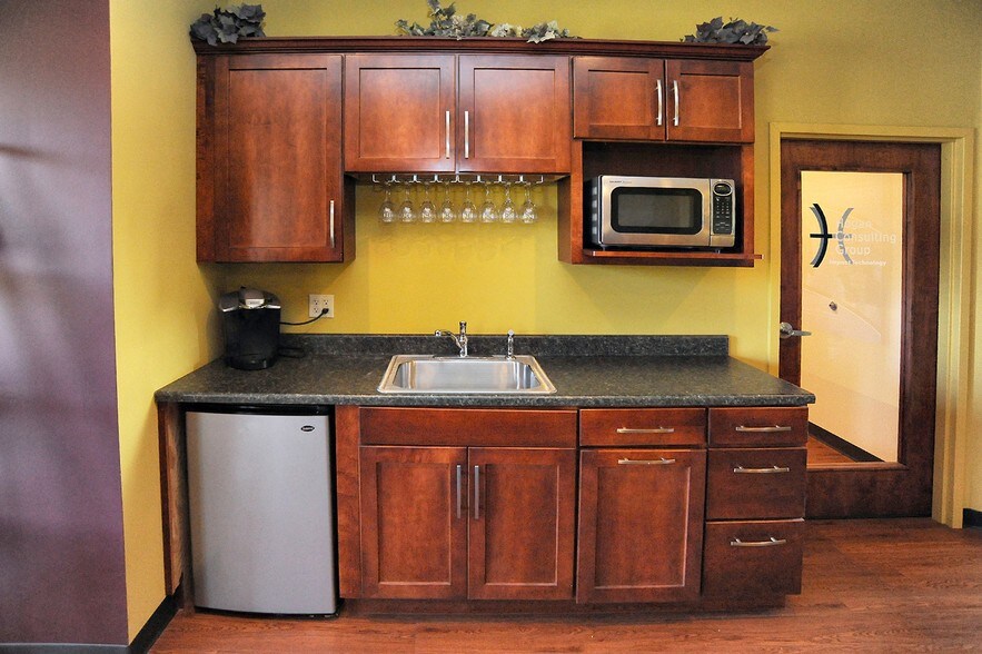 More Photos Of 830 Sidewalk Rd, Chesterton Loft Creative Space For Sale