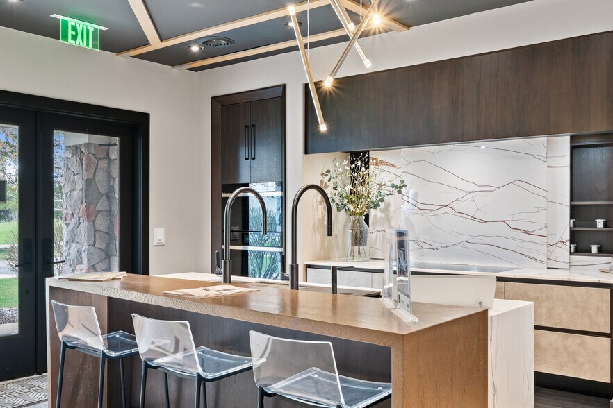 More Photos Of 201 Geneva National Ave, Lake Geneva Office For Sale