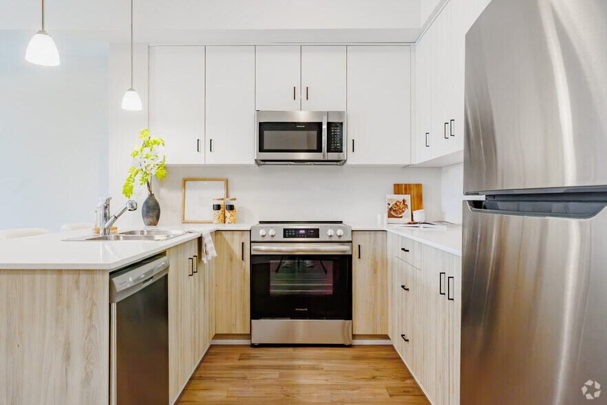 More Photos Of 600 Sunningdale Rd E, London Apartments For Lease