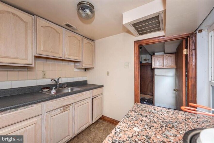 More Photos Of 212 W Saratoga St, Baltimore Storefront Retail Residential For Sale