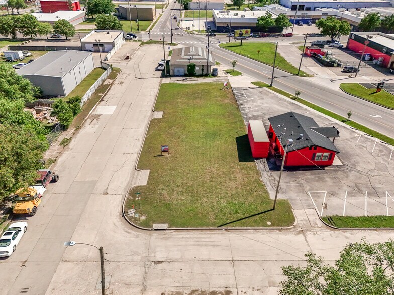More Photos Of 0.21+/- Acres at E. Murdock & N. Washington Av ave, Wichita Land For Sale