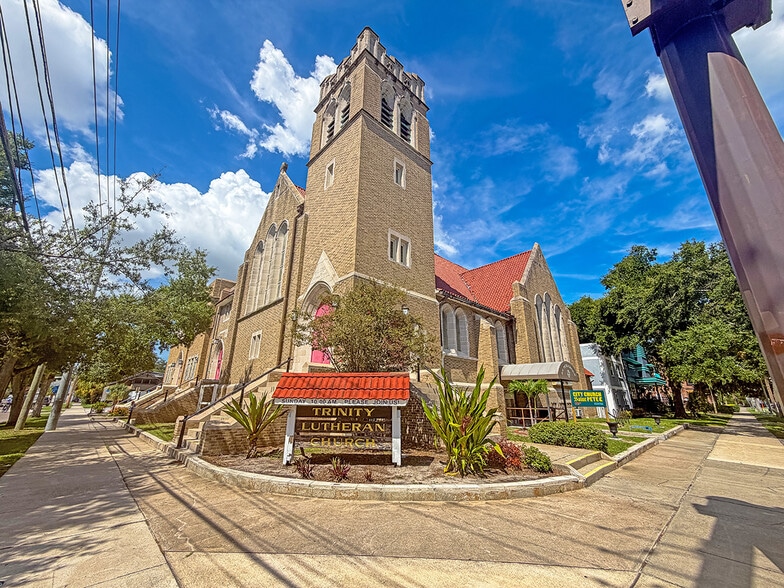 Primary Photo Of 401 5th St N, Saint Petersburg Religious Facility For Sale