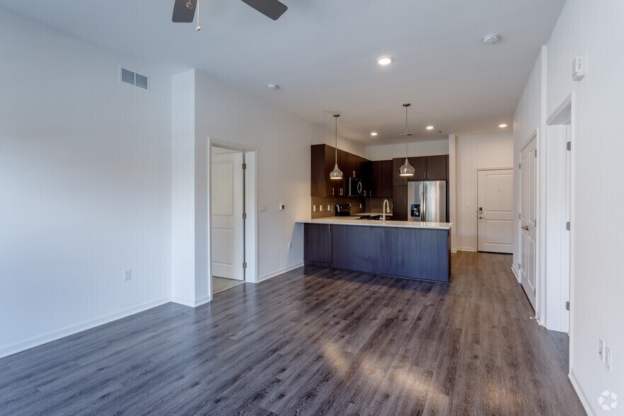 More Photos Of 10401 College Blvd, Overland Park Apartments For Lease